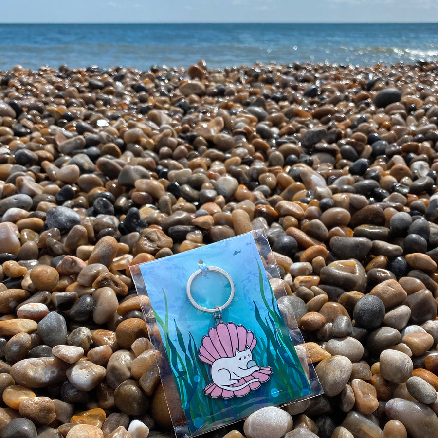 Clamshell Kitty Glitter Keyring by Merpola & I Like CATS  by seaside